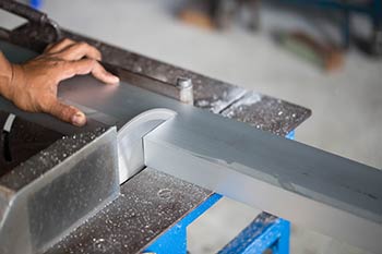 decoupe scie aluminium